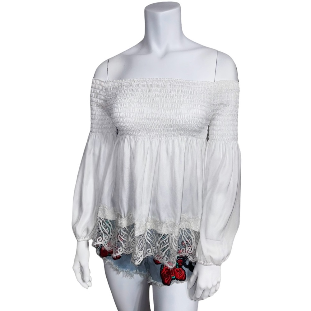 🌻BB Dakota🌻 Off-the-shoulder Lace Edge Blouse